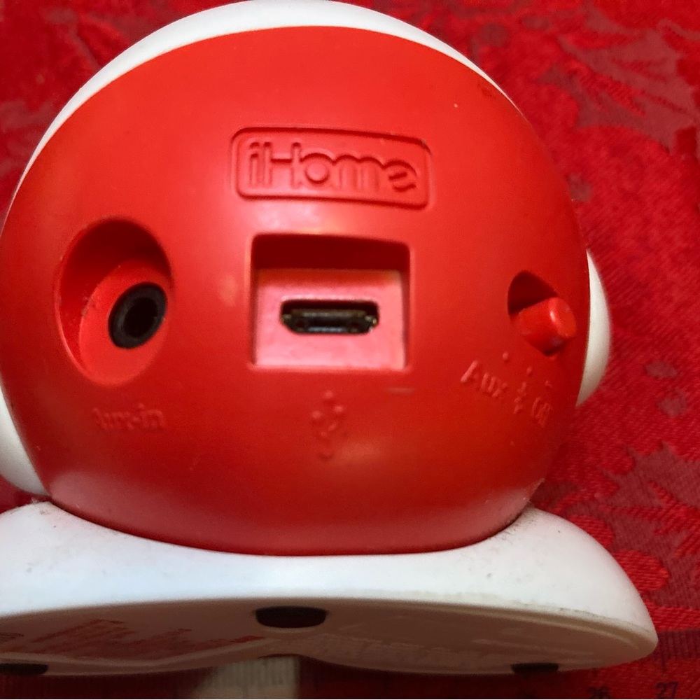 Hello Kitty iHome Rechargable Bluetooth Speaker with charging cable. - Picture 8 of 10